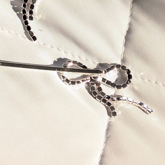 Elegant Crystal Bow Hair Clips (NWOT) - Picture 6 of 9